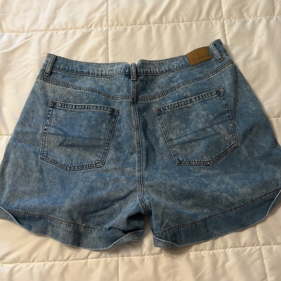 American Eagle acid wash “mom short” jean shorts - Picture 2 of 5